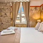Plaza Marchi Old Town - Mag Quaint & Elegant Boutique