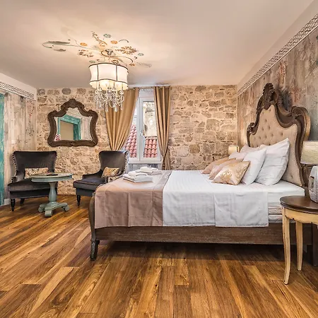 Plaza Marchi Old Town - Mag Quaint & Elegant Boutique 4* スプリト