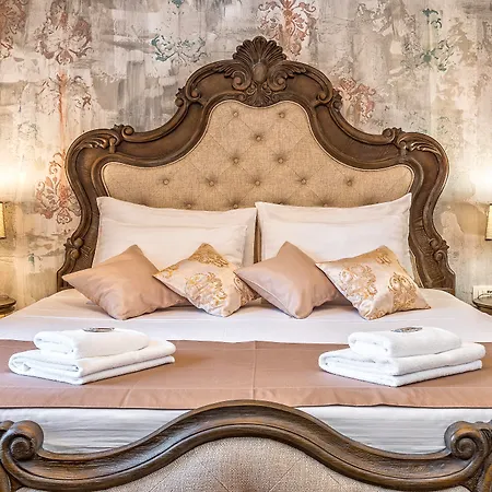 Plaza Marchi Old Town - Mag Quaint & Elegant Boutique ホテル 4*