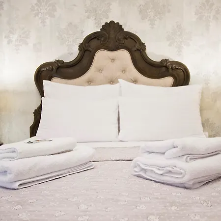 ホテル Plaza Marchi Old Town - Mag Quaint & Elegant Boutique 4*