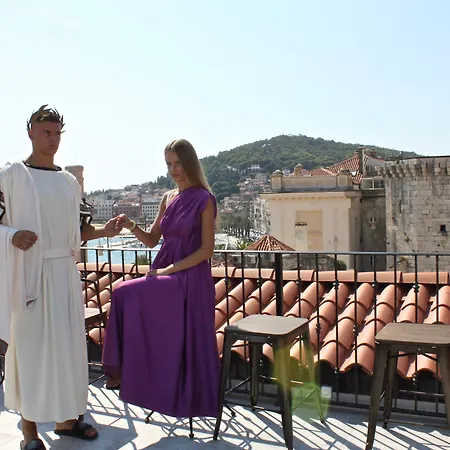 Plaza Marchi Old Town - Mag Quaint & Elegant Boutique ホテル 4*