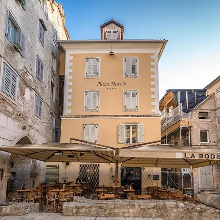 Plaza Marchi Old Town - Mag Quaint & Elegant Boutique 酒店 4*