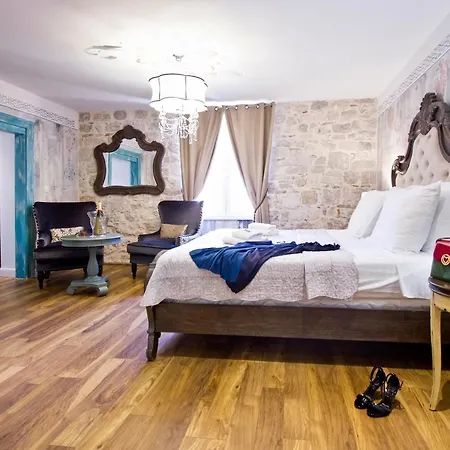 Plaza Marchi Old Town - Mag Quaint & Elegant Boutique Hotel 4*