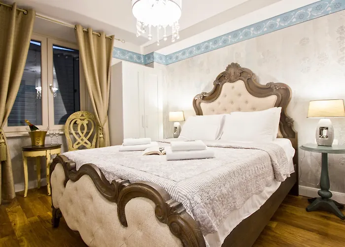 酒店 Plaza Marchi Old Town - Mag Quaint & Elegant Boutique 4*