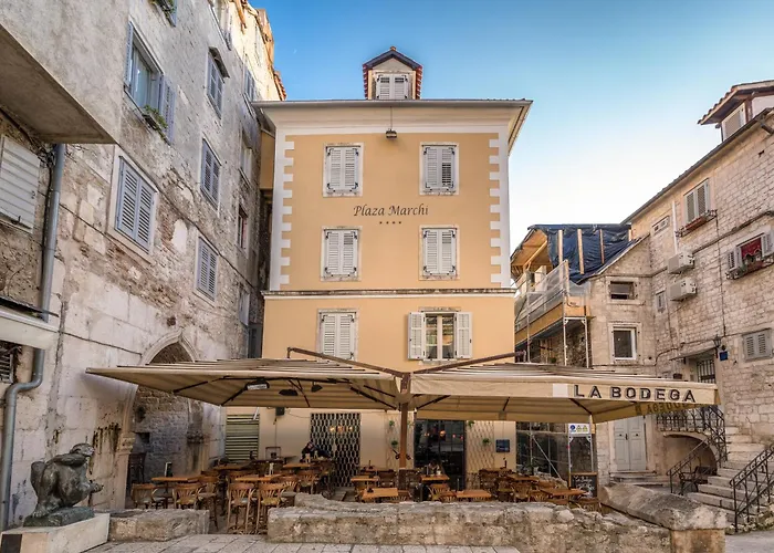 Plaza Marchi Old Town - Mag Quaint & Elegant Boutique 酒店 4*