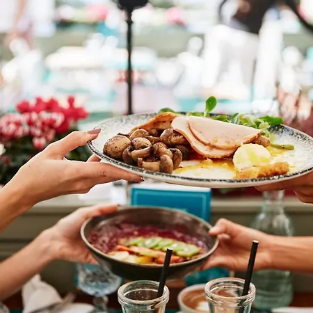 Plaza Marchi Old Town - Mag Quaint & Elegant Boutique