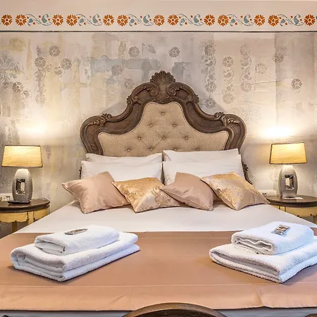 מלון Plaza Marchi Old Town - Mag Quaint & Elegant Boutique 4*