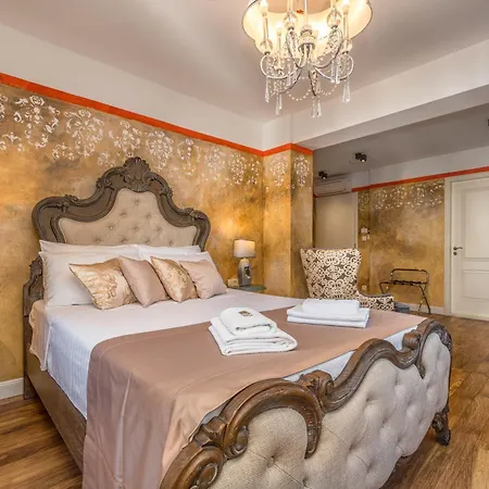 Plaza Marchi Old Town - Mag Quaint & Elegant Boutique מלון 4*