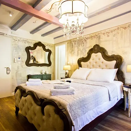 Plaza Marchi Old Town - Mag Quaint & Elegant Boutique ספליט