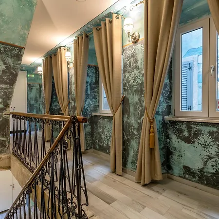 Plaza Marchi Old Town - Mag Quaint & Elegant Boutique فندق سبليت