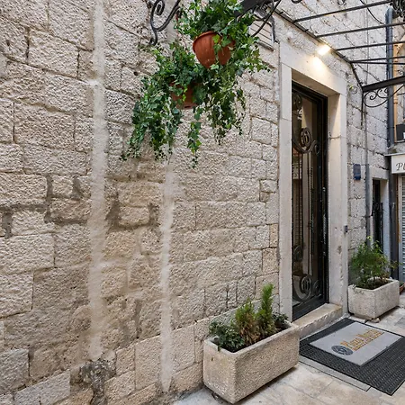מלון Plaza Marchi Old Town - Mag Quaint & Elegant Boutique