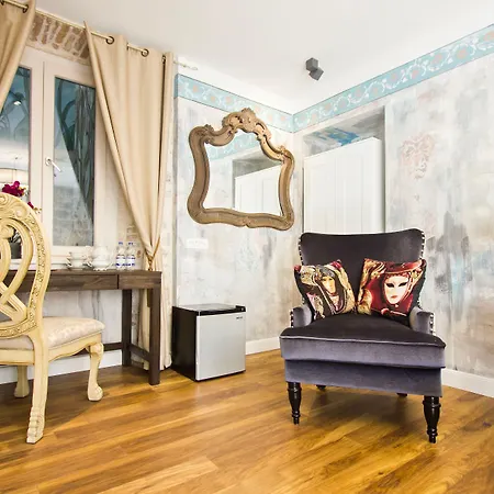 Plaza Marchi Old Town - Mag Quaint & Elegant Boutique فندق 4*