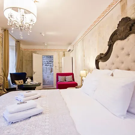 Plaza Marchi Old Town - Mag Quaint & Elegant Boutique فندق 4*