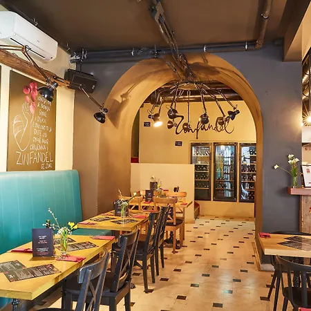 Plaza Marchi Old Town - Mag Quaint & Elegant Boutique