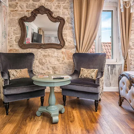 فندق Plaza Marchi Old Town - Mag Quaint & Elegant Boutique