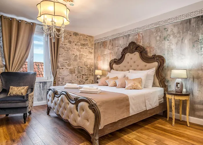 Plaza Marchi Old Town - Mag Quaint & Elegant Boutique Hotel 4*