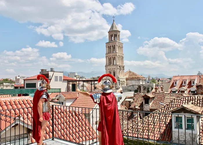 Plaza Marchi Old Town - Mag Quaint & Elegant Boutique