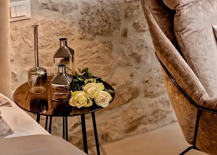 Hotel Plaza Marchi Old Town - Mag Quaint & Elegant Boutique